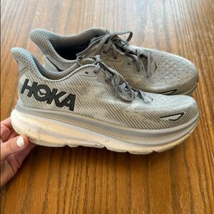 Hoka Clifton 9 Men’s Size 9